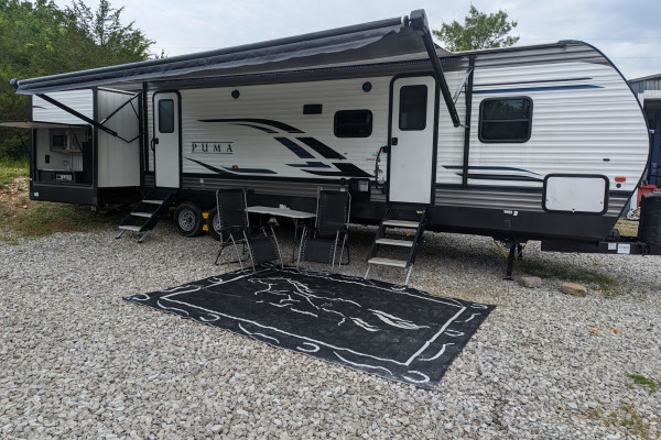 Lu & Ry 2021 PUMA with giant bunk room