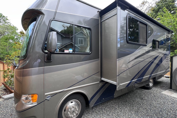 Super Sweet ACE Class A 29’ ft Easy to Drive! Clean! Explore the NW!
