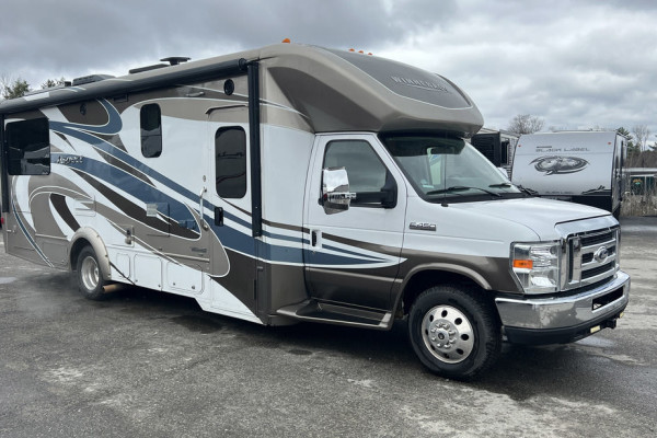 2016 Winnebago Aspect - The Perfect Maine Adventure, Pet Friendly
