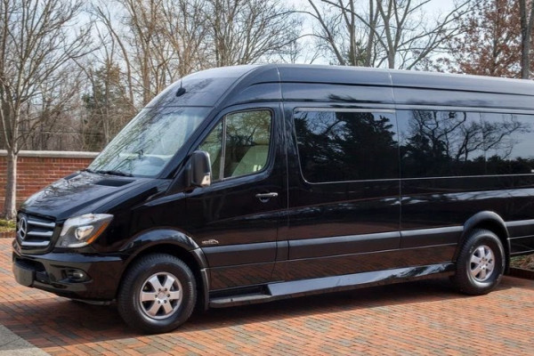 2023 Ultimate Toys Luxury Limo Sprinter