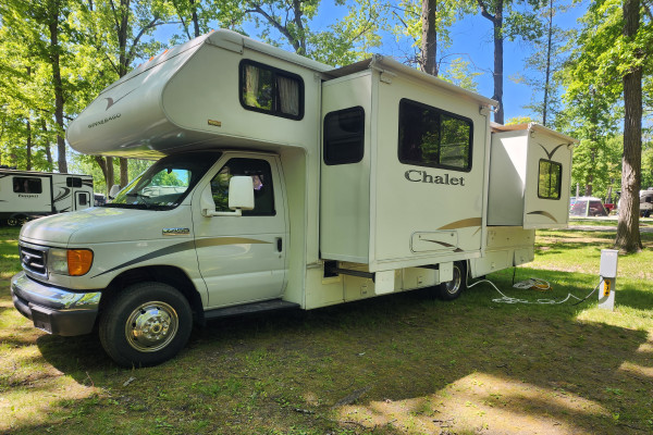 2006 Winnebago Chalet