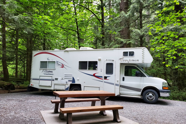 2004 Coachmen Freedom with everything you need!