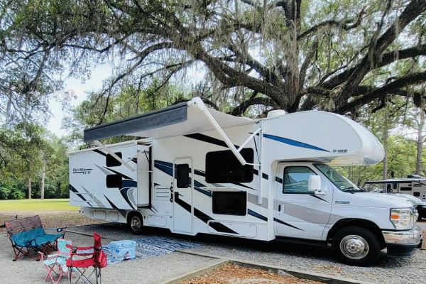 Family & Pet Friendly 2021 Thor Freedom Elite