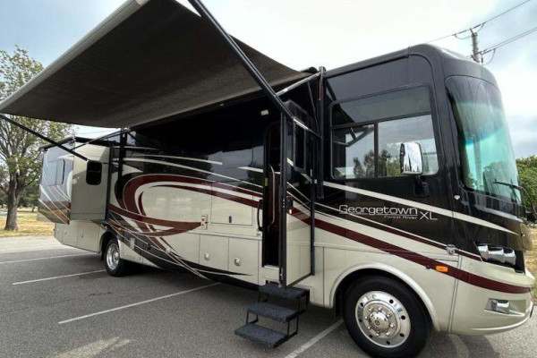 Make fun memories with 38 ft-two bathrooms super comfy!