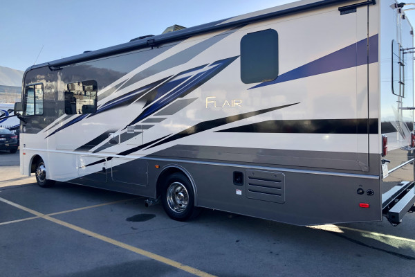 2021 Fleetwood RV Flair 29M