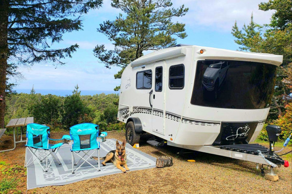 NEW Sol Horizon - Unique Luxury & Beauty - Pet Friendly - Panoramic Window!