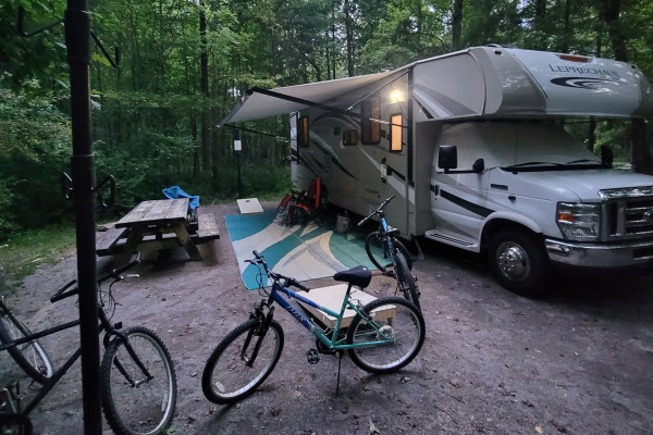 2017 Coachmen Leprechaun - Bike Rack, Camp Chairs and More!