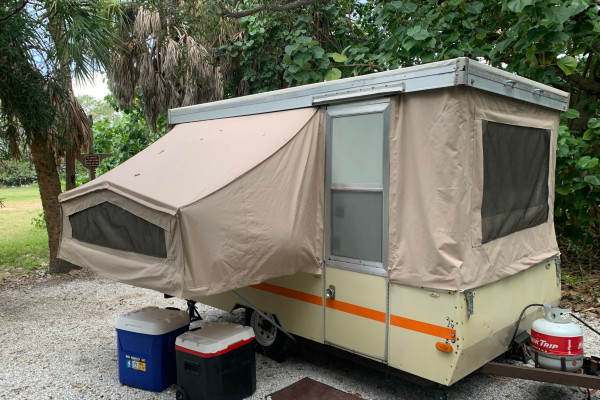 6 Person Pop-up Camper - 1979 Bethany Compact 560 - Special