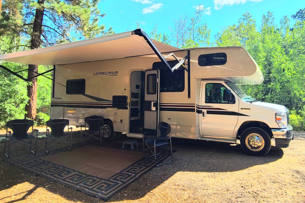 Adventure Awaits! 2022 Coachman Leprechaun 