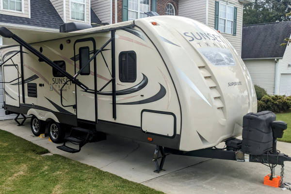 2017 Crossroads RV Sunset Trail Super Lite (Delivery Only)