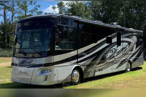 2021 Forest River Berkshire Sleeps 45' Diesel
