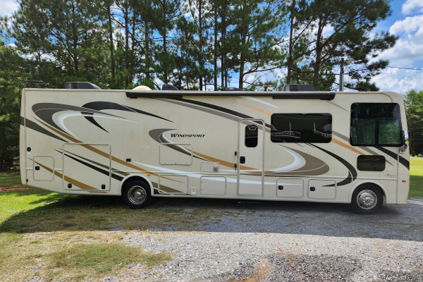 2019 Thor Windsport 34j Let the Good Times Roll