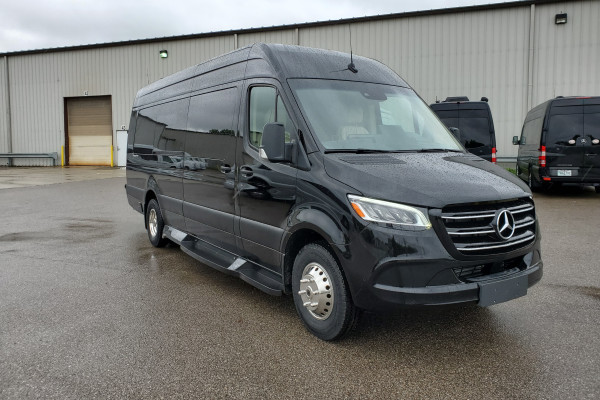 2024 Ultimate Toys Luxury Coach