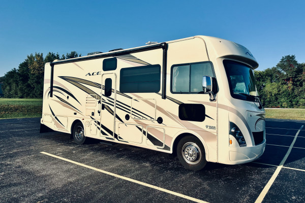 2018 Thor A.C.E. Class A | Sleeps 8 | 28Ft Long | Like New | Low Miles