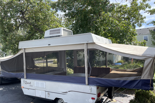 Newly Renovated! 2003 Jayco Qwest Pop-Up Camper