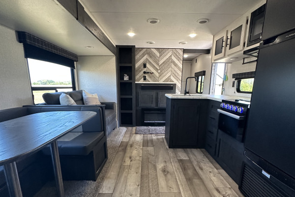 Spacious 2022 Sportsmen SE for Ultimate Camping Experience
