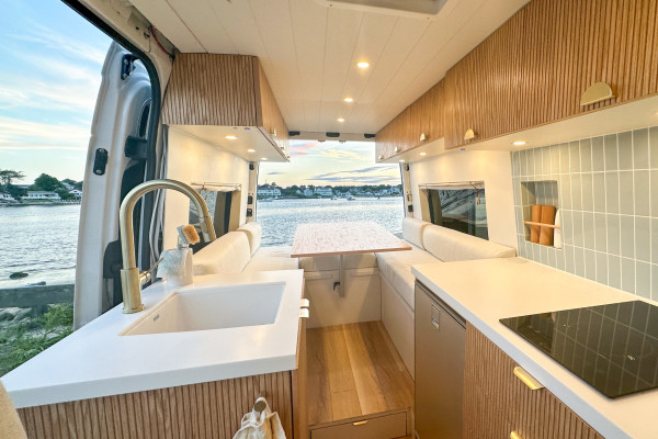 Luxe Cozy Amenity-Filled Retreat with Unlimited Miles!