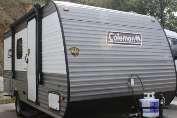 YOUR BRANSON ADVENTURE BASE!  FIRST BREAKFAST FREE! 2023 Coleman LT 17B