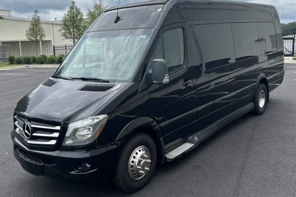 2017 Executive Coach Builders Mercedes-Benz 3500 XD-