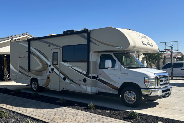 2016 Four Winds • Your Home Away From Home!