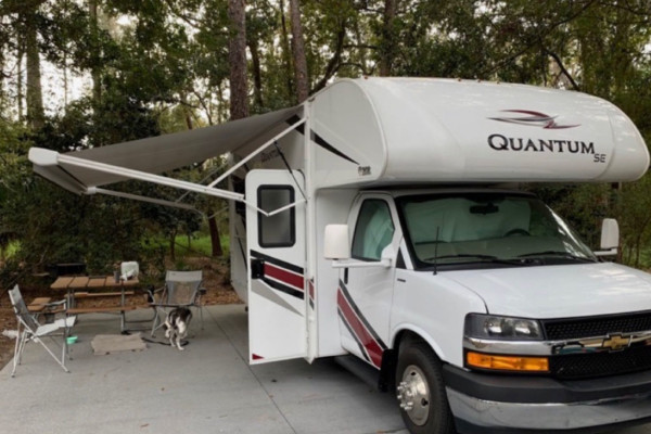 2022 Thor Quantum SE RV Pet Friendly