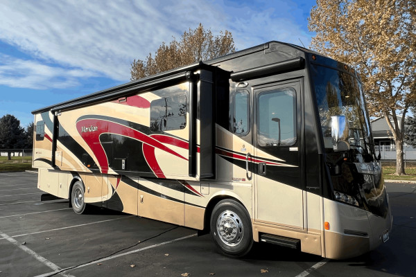Luxury Itasca Meridian 37' Diesel 