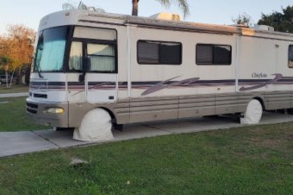 1999 Winnebago Chieftain