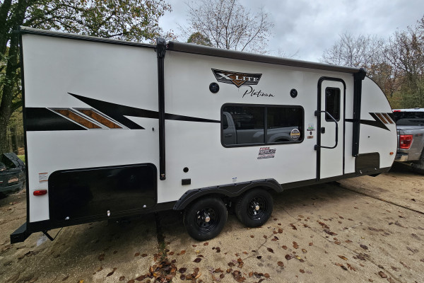 2023 Forest River Wildwood X-Lite Platinum