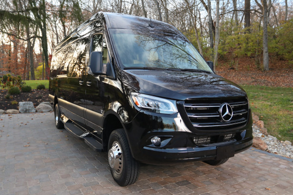 2024 Brand New Ultimate Toys Luxury Coach-Travel First Class over the Road