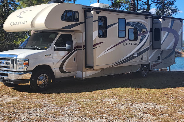 2017 Thor Chateau EGA914