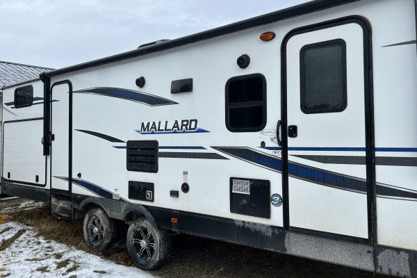 2020 Heartland RVs Mallard- Sleeps 8