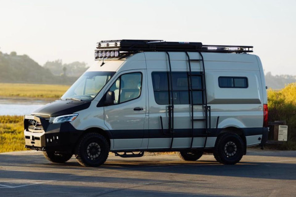 The Tannie, A Luxury Adventurer; Loaded Camper Sleeps & Drives 4, Roof Tent