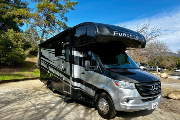 Glamping Sprinter (2023 Forester 2401T Class C)