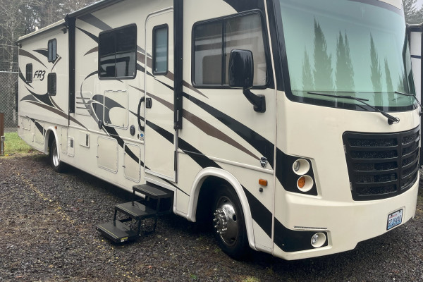 Explore in Style with our 2018 FR3 32DS Bunkhouse Motorhome!