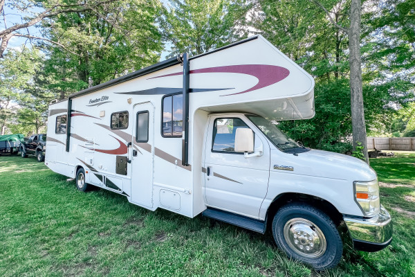 Thor Motor Coach Freedom Elite