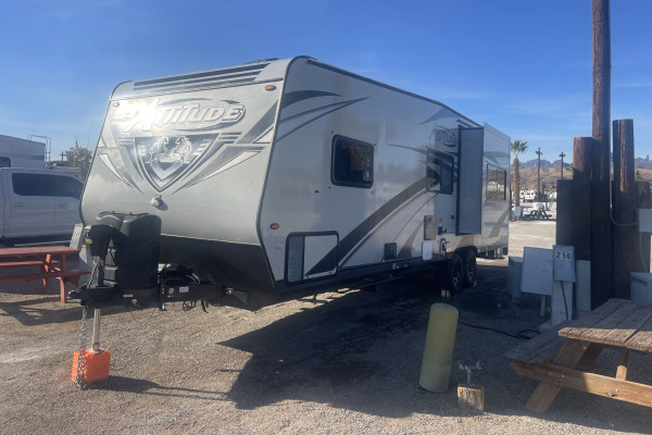 Manter's place 2019 Attitude 27sa  toybox