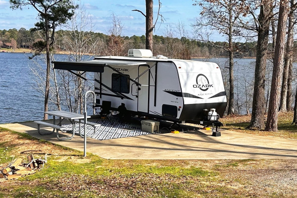 2021 Ozark Ascent 1660FXQ