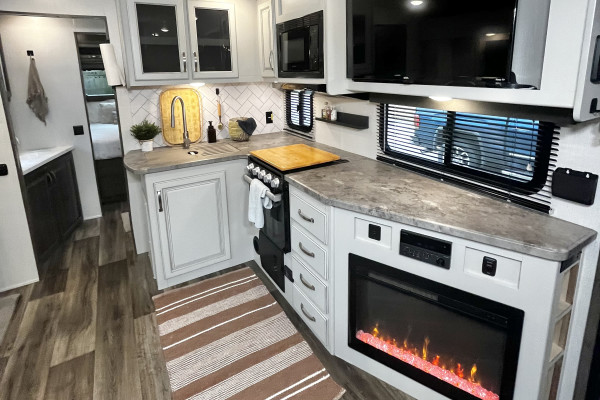 2023 Comfy and Cozy Charleston RV