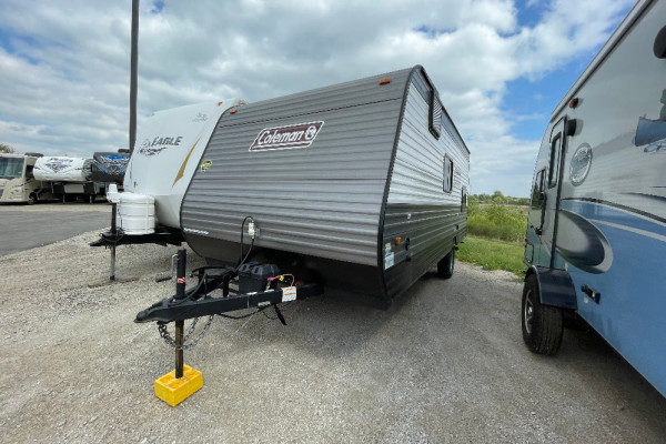 2023 Coleman Lantern 17B