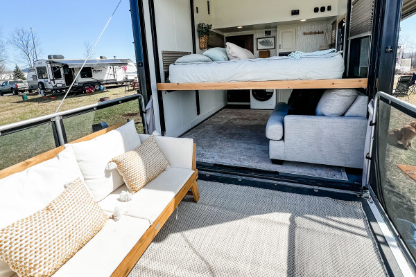 Fully Renovated 2015 Keystone RV Fuzion Toy Hauler