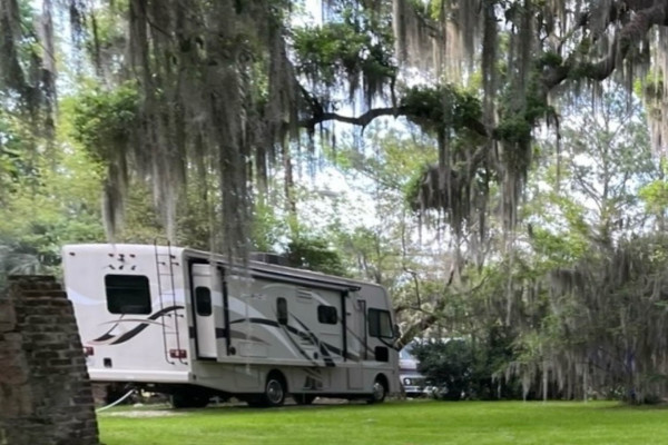 STATIONARY STAY on historic farm in Savannah