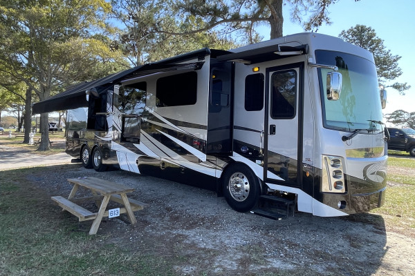 LUXURY RV