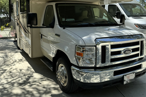 2018 Winnebago Minnie Winnie 25B