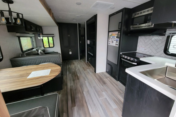 2023 Coachman Freedom Express Liberty Edition