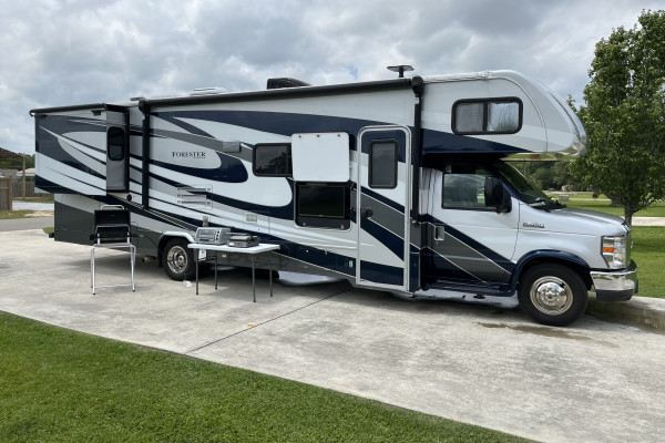 Foodie friendly, family-sized RV