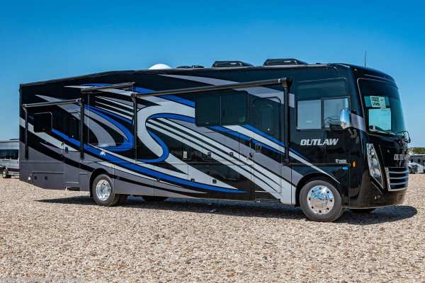 NEW 2023 OUTLAW TOYHAULER
