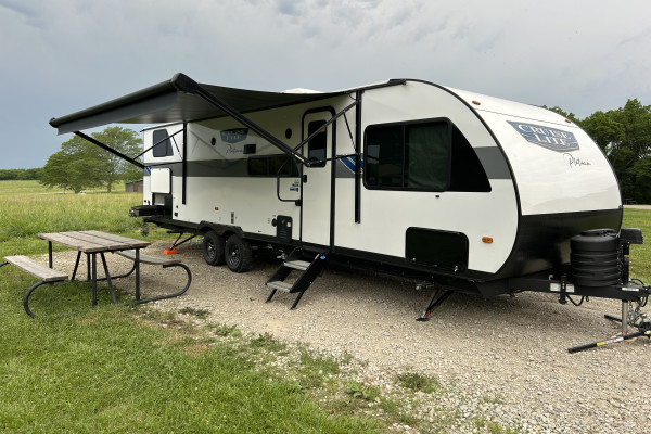 2024 Salem Cruise Lite. Spacious with room for the kids.