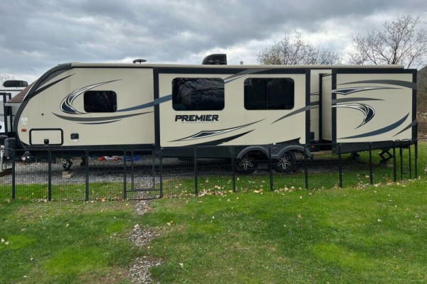 2018 Keystone Bullet Premier SNY1118