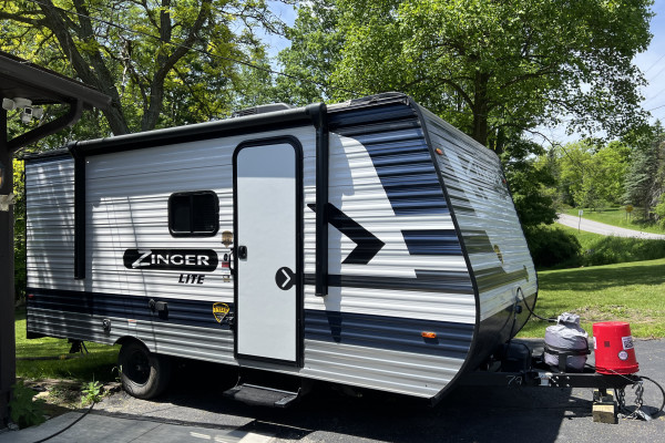 2022 Zinger 18BH Lightweight Bunkhouse Travel Trailer