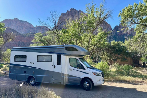 Experience Adventure in Style with the 2022 Winnebago View 24J!